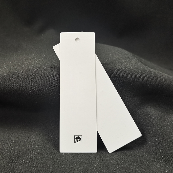 RFID hang tags for garment management