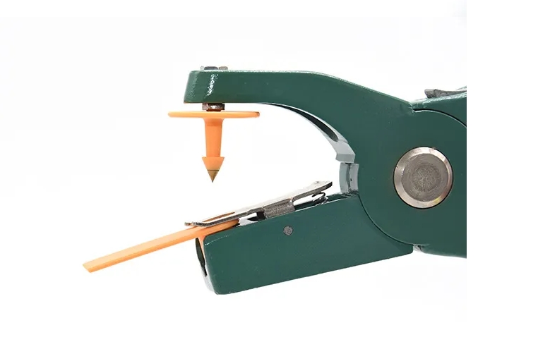 RFID animal ear tag for sheep